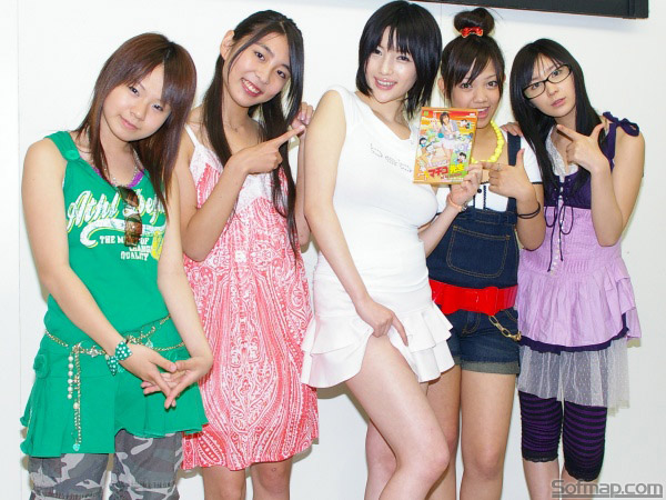 Sofmap.com グラビアアイドル 森下悠里・仲村みう・泉明日香・倉田みな 