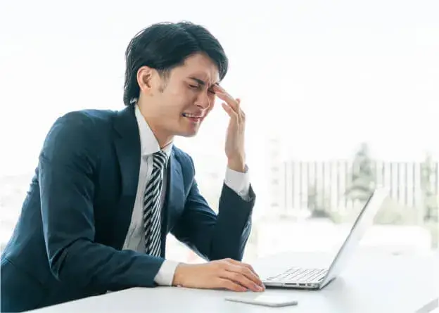 頭を抱える担当者のイメージ
